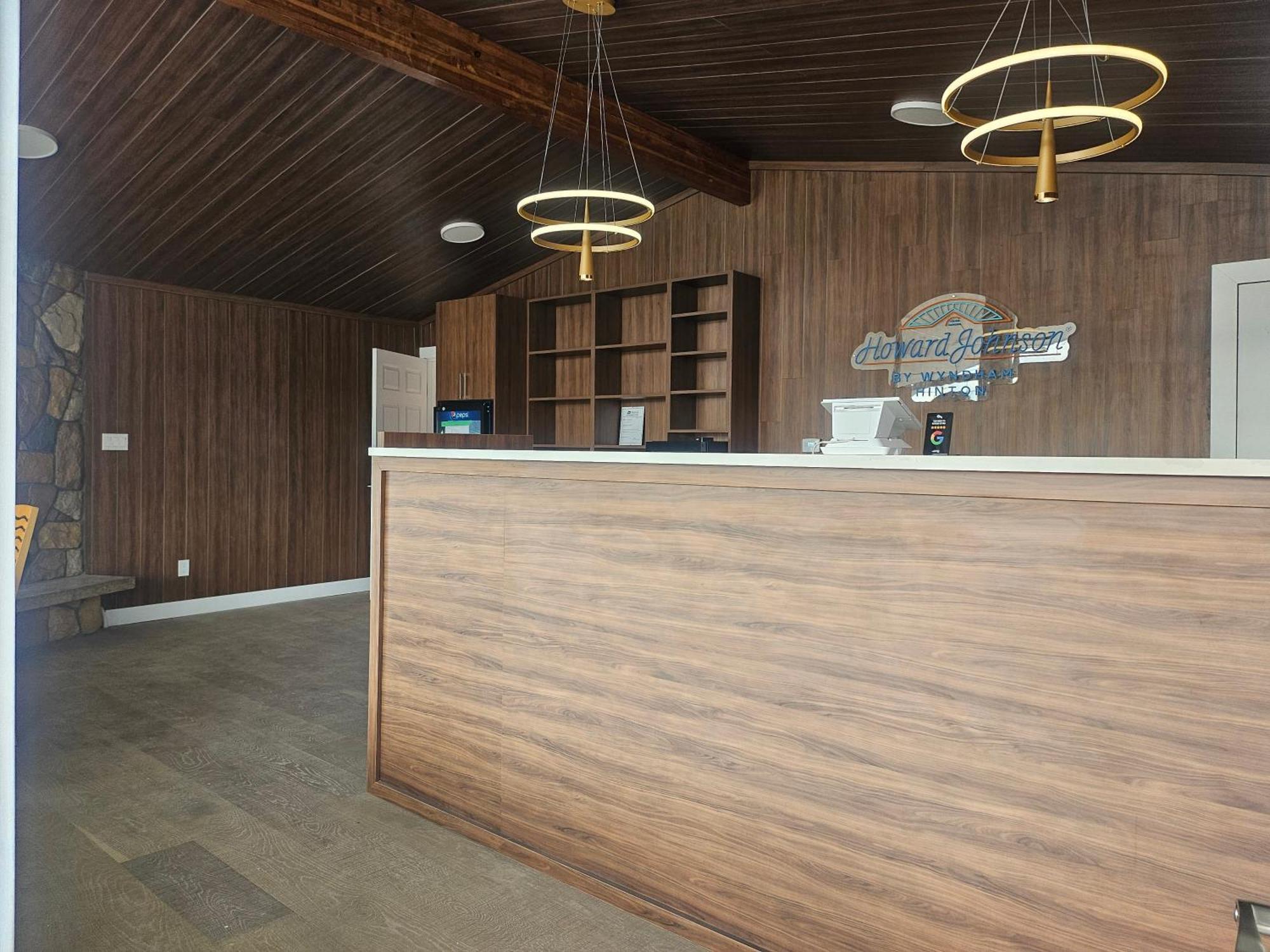 Tara Vista Inn Гінтон Екстер'єр фото