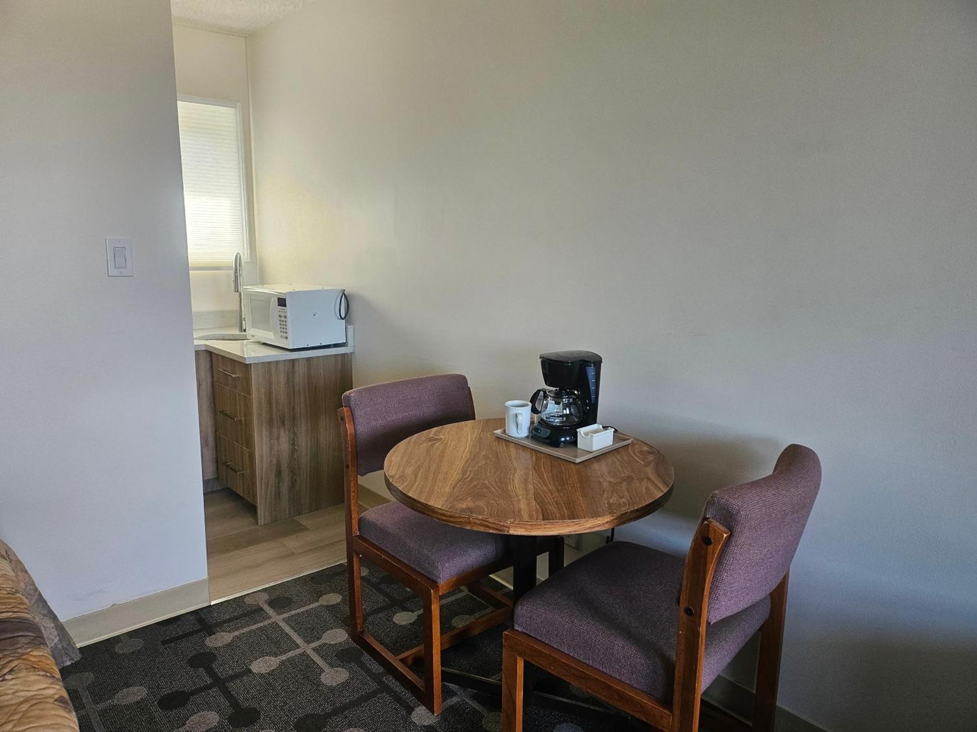 Tara Vista Inn Гінтон Екстер'єр фото