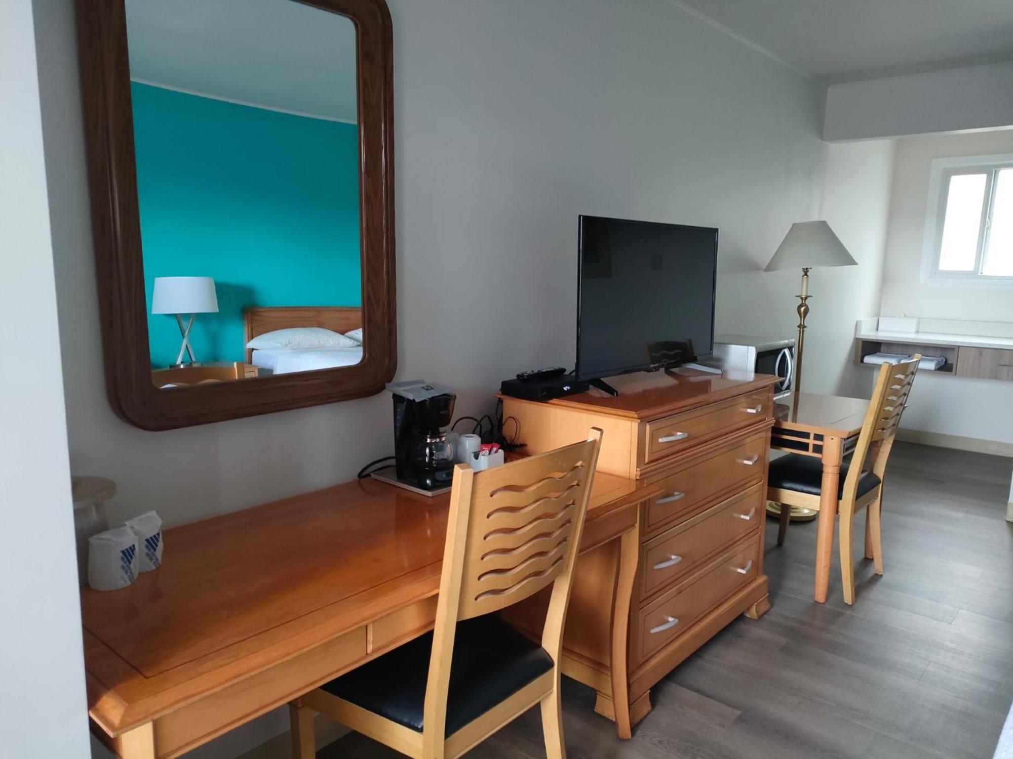 Tara Vista Inn Гінтон Екстер'єр фото